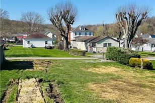 103 Memorial St, Dunbar, PA 15431 - Photo 24