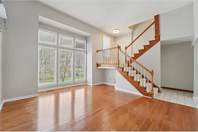 2119 Huntington Ct S, Pittsburgh, PA 15090 - Photo 6