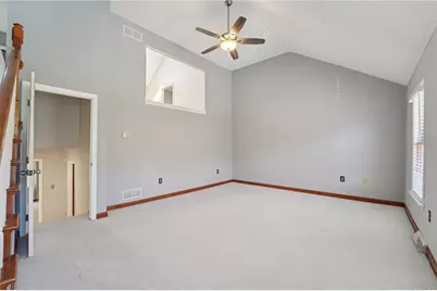 2119 Huntington Ct S, Pittsburgh, PA 15090 - Photo 18