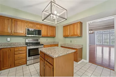 2119 Huntington Ct S, Pittsburgh, PA 15090 - Photo 12