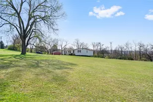 413 Pittsburgh St, Derry Township, PA 15671 - Photo 22