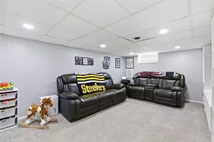 403 Oak St, West Mifflin, PA 15122 - Photo 24