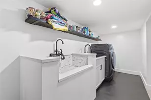 403 Oak St, West Mifflin, PA 15122 - Photo 26