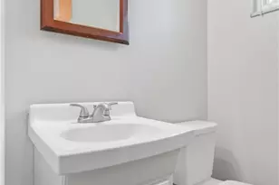 2805 Clearview Dr, Pittsburgh, PA 15116 - Photo 18