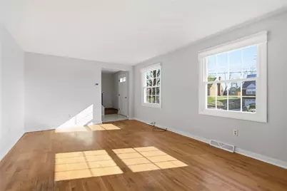 2805 Clearview Dr, Pittsburgh, PA 15116 - Photo 12