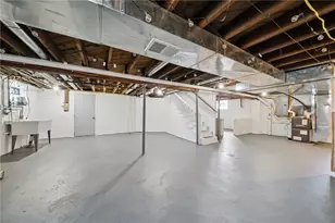 695 Park Ave, Mount Pleasant Township, PA 15666 - Photo 10