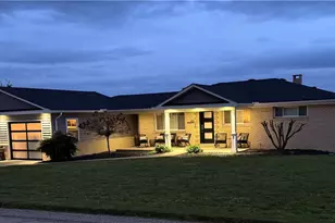 101 Meadow Dr, Elizabeth Twp/Boro, PA 15037 - Photo 2