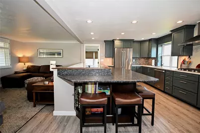 101 Meadow Dr, Elizabeth Twp/Boro, PA 15037 - Photo 14