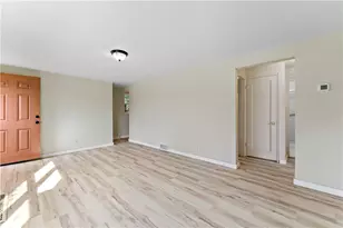 208 Creston Dr, West Mifflin, PA 15122 - Photo 6