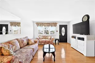 48 W Glennis Dr, Hempfield Township, PA 15601 - Photo 2