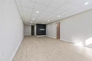 350 Mowry Dr, Pittsburgh, PA 15236 - Photo 20