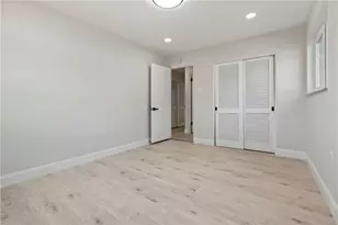 350 Mowry Dr, Pittsburgh, PA 15236 - Photo 14