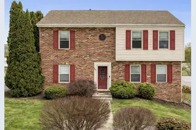 440 Shelbourne Dr, Pittsburgh, PA 15239 - Photo 1