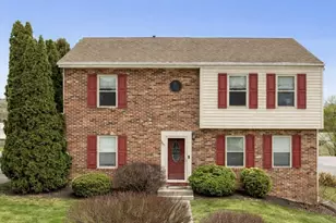 440 Shelbourne Dr, Pittsburgh, PA 15239 - Photo 1