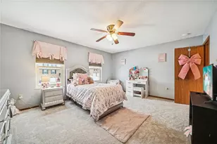 440 Shelbourne Dr, Pittsburgh, PA 15239 - Photo 32