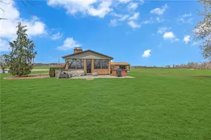 325 Sunnyside Rd, North Beaver Township, PA 16102 - Photo 28