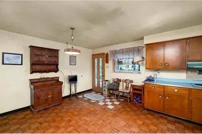 349 Dinnerbell Road, Penn Township, PA 16002 - Photo 8