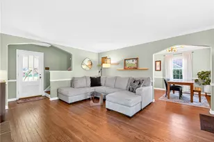 2808 Herron Ln, Pittsburgh, PA 15116 - Photo 6