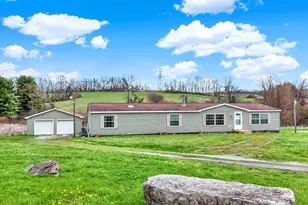 2533 W Crawford Ave, Dunbar Township, PA 15425 - Photo 2