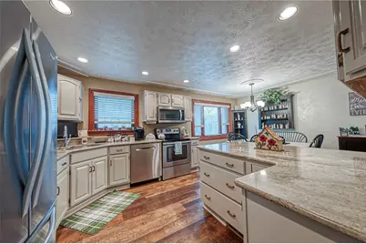 925 Lindenwood Dr, Pittsburgh, PA 15234 - Photo 2