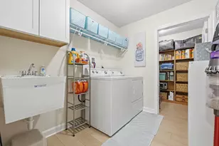 1042 Forest Oaks Dr, Center Township, PA 16001 - Photo 14