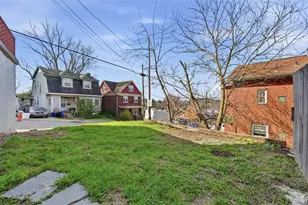 1656 Dellrose St, Pittsburgh, PA 15210 - Photo 42