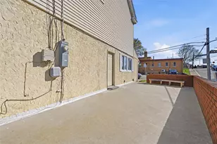 1656 Dellrose St, Pittsburgh, PA 15210 - Photo 38