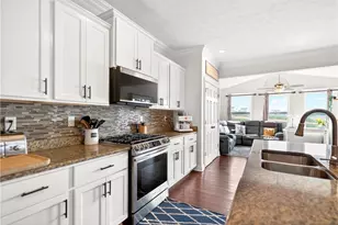 1055 Livorno Dr, Collier Township, PA 15071 - Photo 22