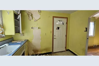 4600 3rd St, Versailles Boro, PA 15132 - Photo 12