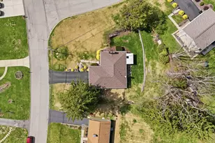 1219 Cocker Dr, Bethel Park, PA 15102 - Photo 48