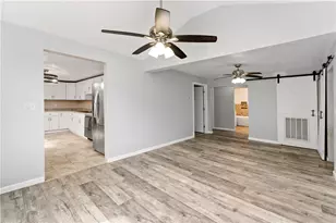 255 Broadlawn Dr, Elizabeth Twp/Boro, PA 15037 - Photo 12