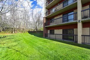 1987 Centurion Dr, Pittsburgh, PA 15221 - Photo 4