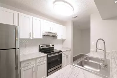 916 Beaver Grade Rd 621 Riders Way, Moon/Crescent Twp, PA 15108 - Photo 6