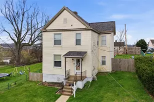 32 Shannon Ave, Washington, PA 15301 - Photo 2