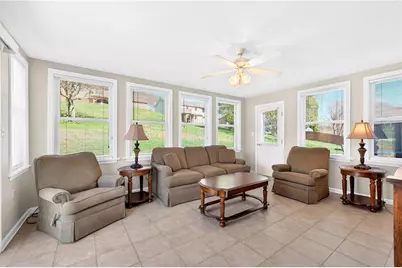625 Stamford Drive, Hempfield Township, PA 15601 - Photo 4
