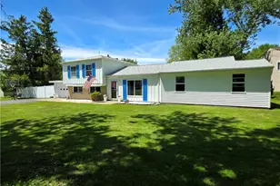 101 13th St, Pymatuning Township, PA 16125 - Photo 1