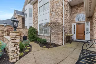 4324 Muirfield Dr, Hampton, PA 15101 - Photo 2