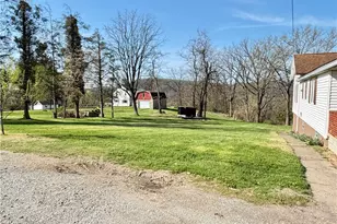 1350 Paradise Ave, Washington Township, PA 15012 - Photo 4