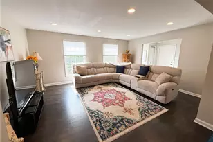 204 Thornberry Cir, Pittsburgh, PA 15234 - Photo 4