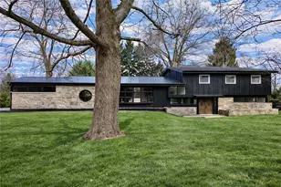 10500 Grubbs Rd, Pittsburgh, PA 15090 - Photo 2