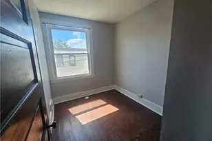 1962 Straubs Ln, Pittsburgh, PA 15212 - Photo 12