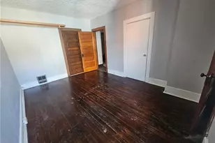 1962 Straubs Ln, Pittsburgh, PA 15212 - Photo 16