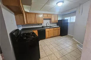 1962 Straubs Ln, Pittsburgh, PA 15212 - Photo 8