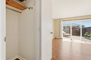 100 Jamestown Ct, Scott Township, PA 15216 - Photo 10