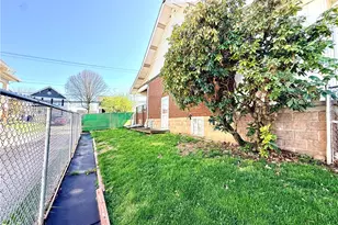 17 S Johnson Rd, Houston, PA 15342 - Photo 36