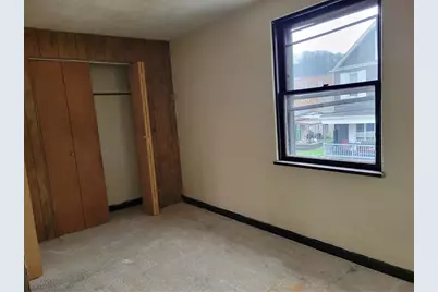 811 10th St, Stowe Township, PA 15136 - Photo 10