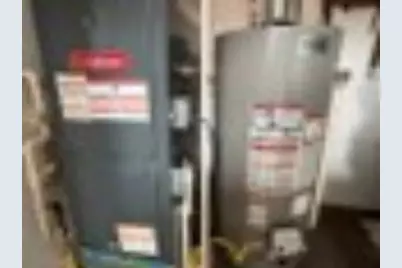 104 Delrose Dr, Liberty Boro, PA 15133 - Photo 10