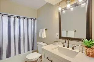 201 E Hazelcroft Ave, New Castle, PA 16105 - Photo 18