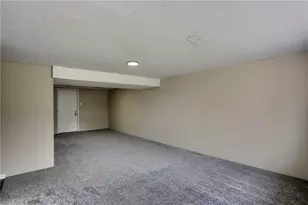 201 E Hazelcroft Ave, New Castle, PA 16105 - Photo 32