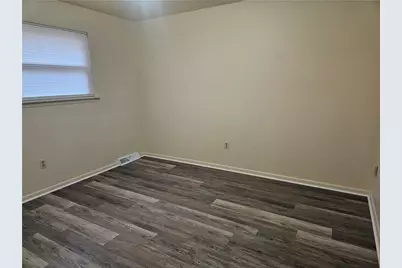 909 Chapel Rd #7, Center Township, PA 15061 - Photo 6